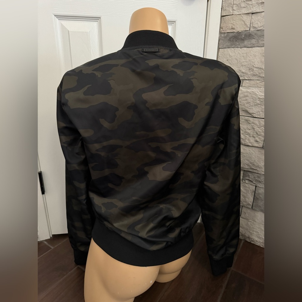 BLANC NOIR Reversible Quilted Bomber Jacket in Camo / Navy XS Black Olive Green - Picture 5 of 16